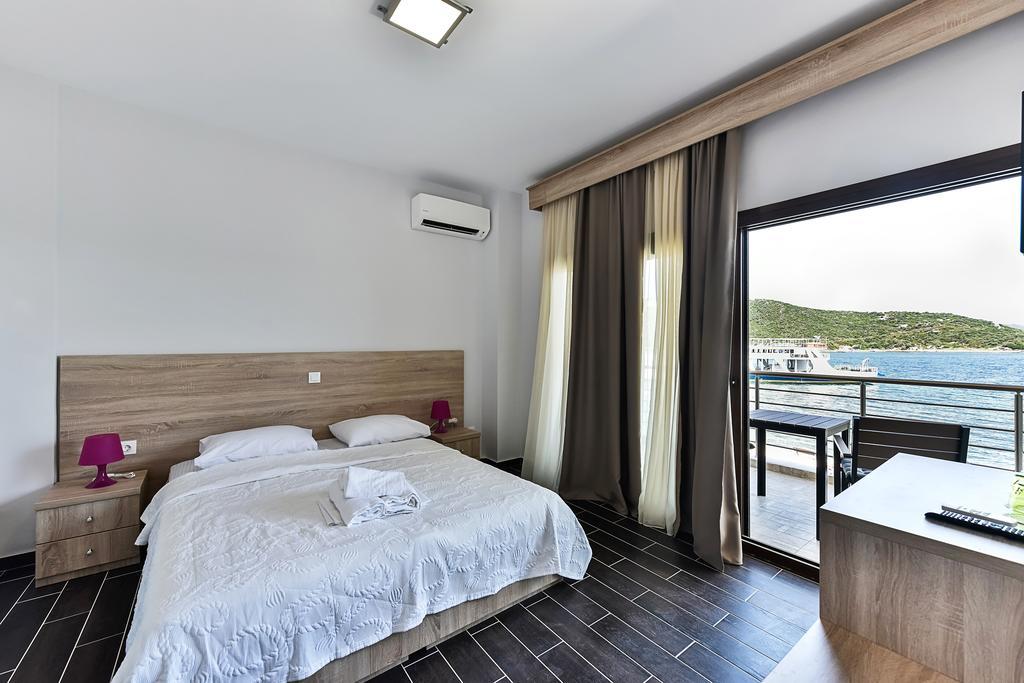Pension Limani Ammouliani Exterior photo